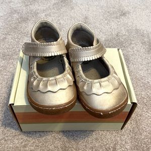 Live & Luca. Champagne shimmer. Toddler 6